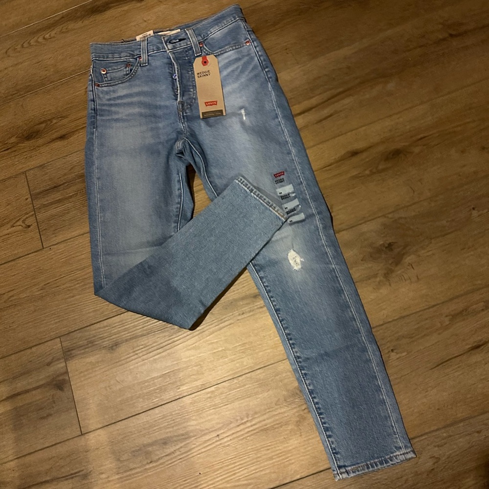 NWT LEVIS 26